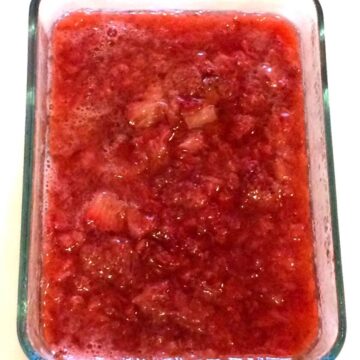 cooked strawberries in rectangle glass pyrex dish